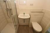 Bad mit Dusche - 2 Zimmer Etagenwohnung in Freiberg