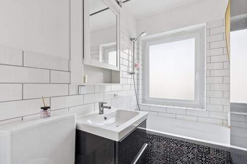 Badezimmer - 3 Zimmer Etagenwohnung in Wedel