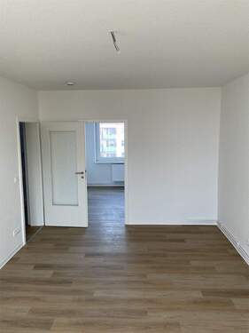 Raum_Wohnzimmer _IMG_1729754835733 - Sanierte 2-Raum Wohnung in Gützkow