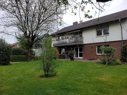 Blick auf Garten und Terrasse - 3 Zimmer Terrassenwohnung zur Miete in Wesel