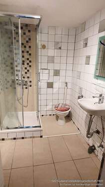 Bad mit Dusche - 