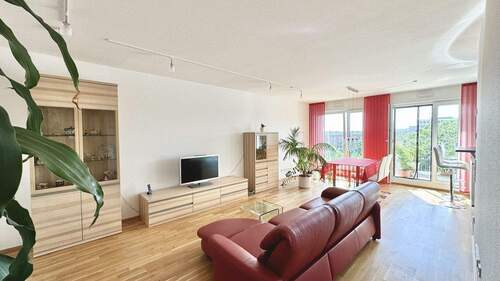 Wohnzimmer - Ihr Neues Zuhause! Neuwertige 3 Zimmer Wohnung