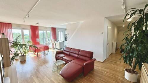 Wohnzimmer - 3 Zimmer Etagenwohnung zum Kaufen in Frankfurt am Main