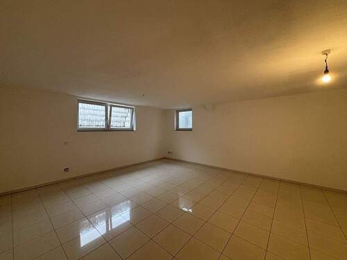 Wohnzimmer - 2 Zimmer Etagenwohnung zur Miete in Schweich