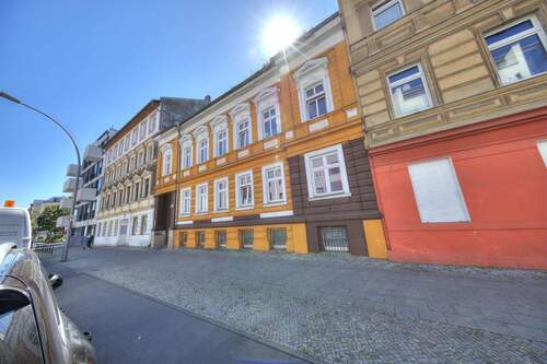 Hausansicht - Mehrfamilienhaus, Wohnhaus mit 401,30 m&sup2; in Berlin zum Kaufen