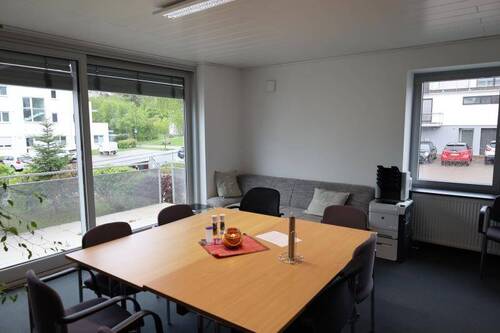 Besprechung - 