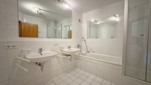 Bad - 3 Zimmer Etagenwohnung in Reutlingen