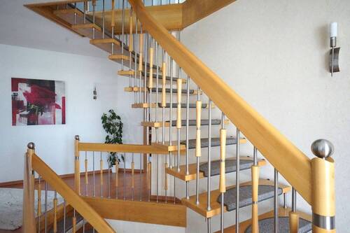 Galerie / Treppe ins Dachgeschoss - 