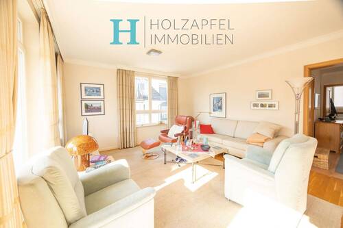 Helles Wohnzimmer - 4 Zimmer Etagenwohnung in Rellingen