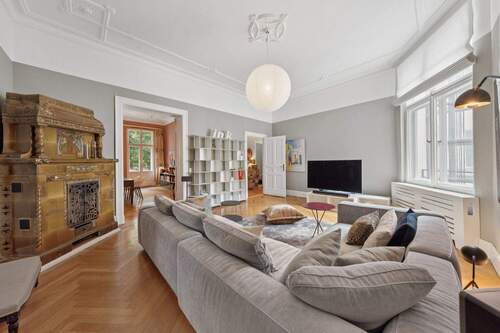 Wohnzimmer - 4 Zimmer Etagenwohnung zum Kaufen in Berlin