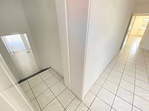 Flur - Etagenwohnung mit 62,00 m&sup2; in Hagen zur Miete