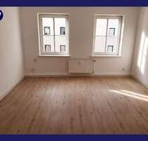 Gemütliche und renovierte 3-Zimmer-Wohnung mit neuem Boden, Tageslichtbad, separate Küche - Rostock Stadtmitte