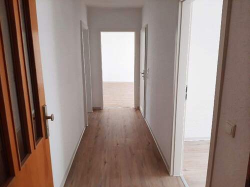Flur Eingang - 3 Zimmer Etagenwohnung in Rostock