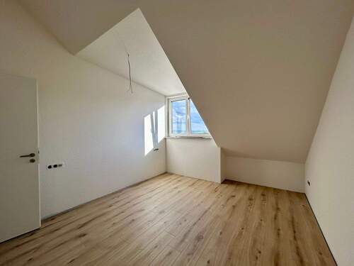 Schlafzimmer - 2 Zimmer Etagenwohnung in Gundelsheim / Höchstberg