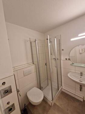 Badezimmer mit Dusche - 3-Zimmer Wohnung mit Balkon in Schöppenstedt WE025