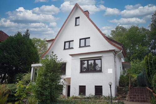 Strassenansicht - ZUM BODENRICHTWERT: Grundstück mit Bestandsgebäude in Kurparknähe!