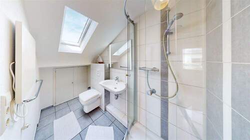 OG_Dusche mit Toilette - 