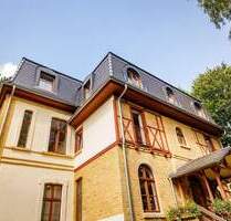 Modern History - Traumhafte Dachgeschosswohnung mit herrlicher Terrasse und Blick ins Grüne - Berlin Lichterfelde