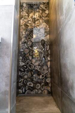 ...mit bodengleicher Dusche! - 