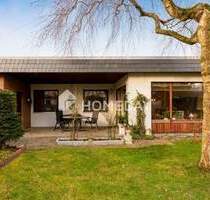 Attraktiver Bungalow mit Terrassengarten, EBK und Garage in vorteilhafter Lage - Henstedt-Ulzburg