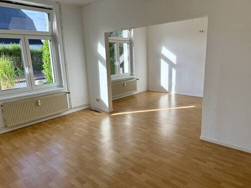 Großzügiges Wohnzimmer - 