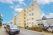 Außenansicht - Sofort frei - sehr Gepflegte 3-Zimmer Wohnung, Hochparterre, mit Außenstellplatz - zu verkaufen