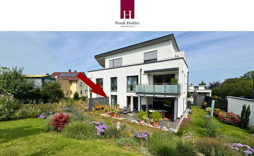 Hausansicht mit Garten - Exklusiv und neuwertig wohnen in Spitzenlage mit Garten