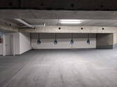 Tiefgarage mit E-Ladestationen - 