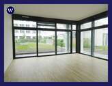 Wohnen mit Fensterfronten - Terrassenwohnung mit großen Fensterfronten, 1,5 Wohnebenen, Einbauküche, Parkett, Gäste-WC