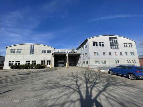 Bild 1 - Gewerbehalle mit guter Anbindung im Raum Siegenburg