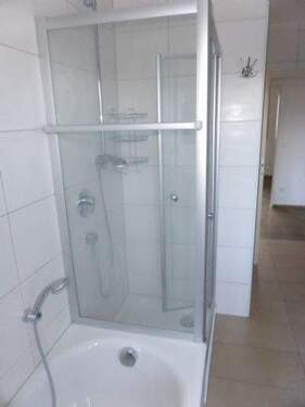 Tageslichtbad mit Wanne - 