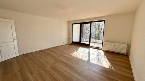 Wohnzimmer - 2 Zimmer Etagenwohnung zum Kaufen in Hamburg