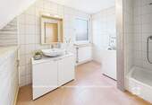 Badezimmer/ELW 2/2 (KI) - 