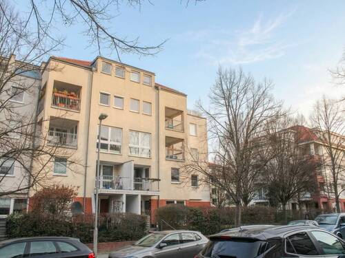 Frontansicht Gebäude - 2 Zimmer Etagenwohnung zum Kaufen in Berlin