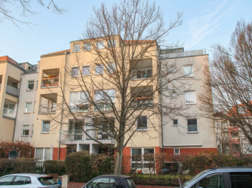 Frontansicht Gebäude - 2 Zimmer Etagenwohnung in Berlin