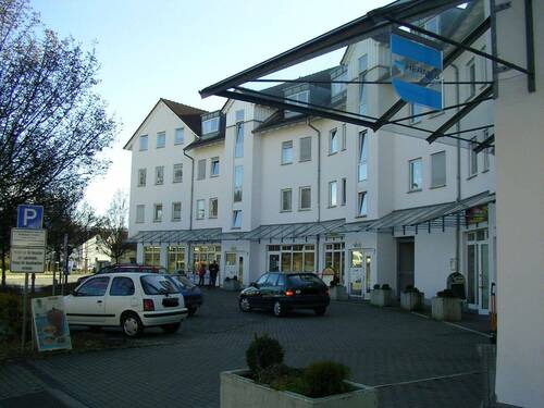 Außenansicht 1 - Schöne 2-Zi.-OG-Whg. mit Balkon + EBK in Riederich