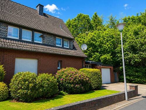 Ansicht_Vorgarten - 5 Zimmer Doppelhaushälfte zum Kaufen in Münster