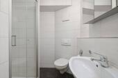 Bad mit Dusche - 