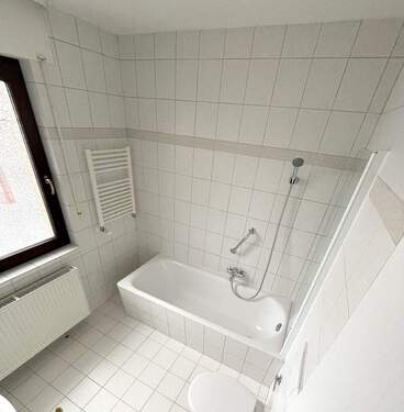 Badezimmer mit Wanne OG - 