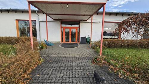 Eingang Produktion Halle - 