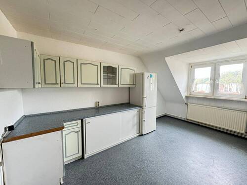 HELLE WOHNKÜCHE - HAGEN - EILPE: GEMÜTLICHE 2 - ZIMMER DACHGESCHOSS - WOHNUNG MIT GARTENMITBENUTZUNG!