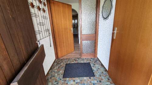 Windfang Eingang - 5 Zimmer Einfamilienhaus zum Kaufen in Klettgau