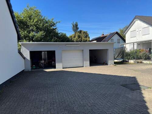 Garagen - 4 Zimmer Etagenwohnung in Walldorf