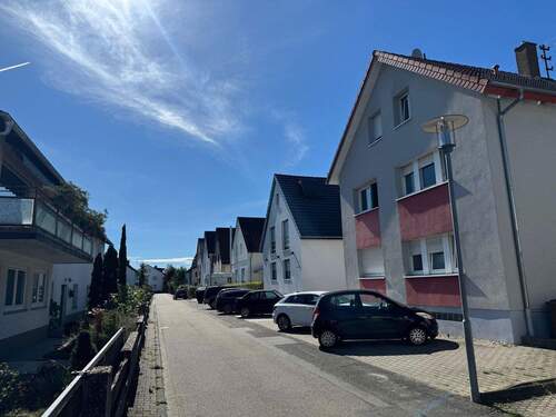 Straßenblick -linksseitig- - 
