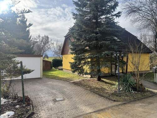 Hausansicht + Garage - 