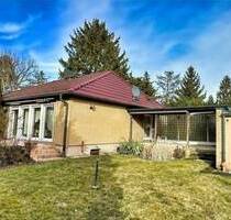 Gepflegter Bungalow mit Traumgarten in Berlin-Mariendorf!