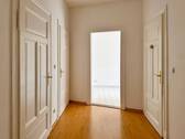 Zentraler Flur - 2 Zimmer Etagenwohnung in Leipzig