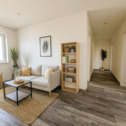Geräumiger Flur - 4 Zimmer Terrassenwohnung zur Miete in Schönwölkau