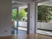 Wohnzimmer, Küche, Balkon - 