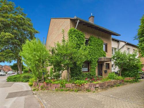 Hausansicht - 7 Zimmer Reihenendhaus zum Kaufen in Pulheim